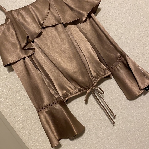 Blouse - Picture 2 of 4